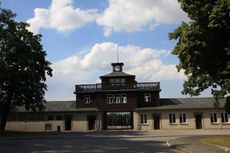 Buchenwald_Haupttor-5917.JPG